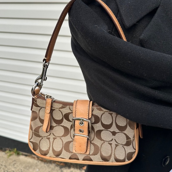 Coach Y2K Mini Soho Buckle Bag (E3U-6362) - Picture 15 of 15